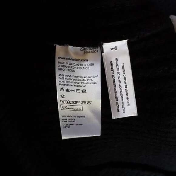 NWT Calvin Klein Relaxed Fit V-Neck Black Sweater -Merino Wool & Cozy! - Picture 9 of 11